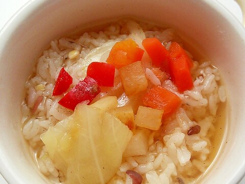 三十雑穀米入り♪野菜たっぷりコンソメスープご飯